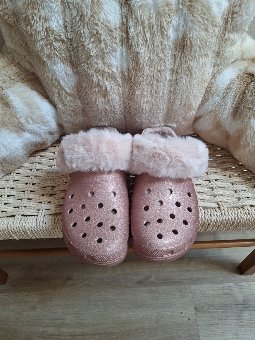 CROCS Women's Light Pink Fuzz Lined Slip-On Clogs